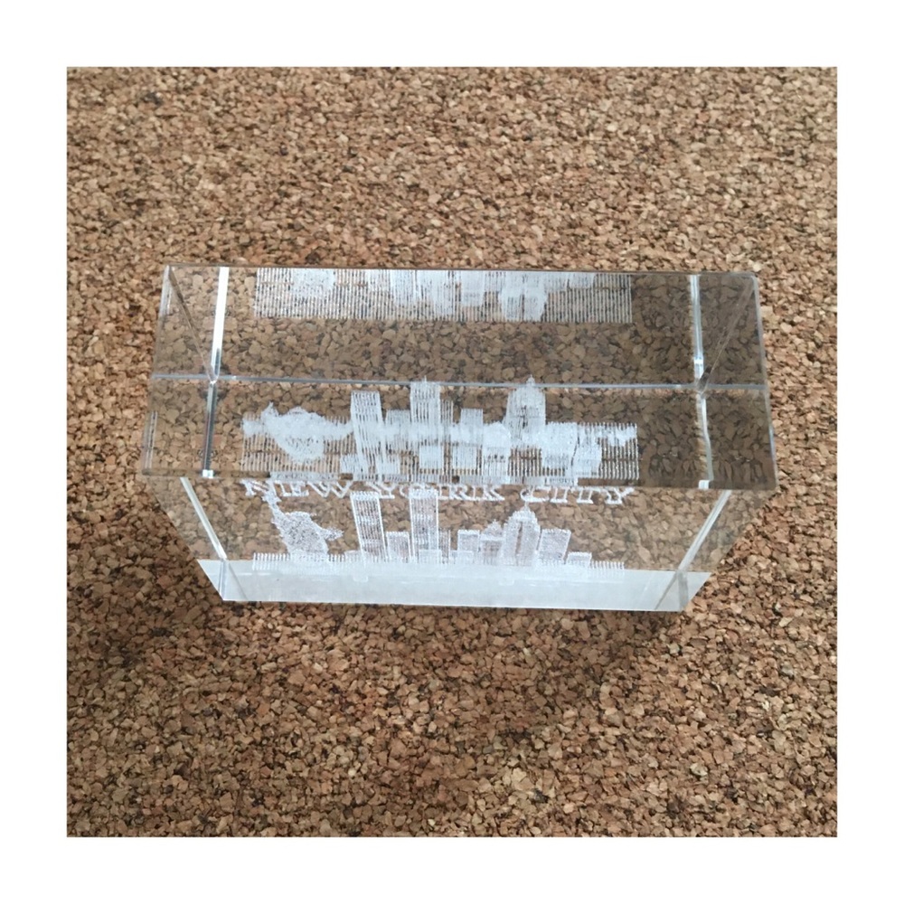 NYC Skyline 3D Glass Paperweight with Twin Towers - Picture 10 of 14